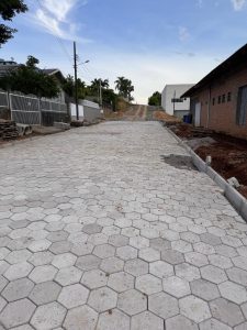 Prefeitura de Laurentino trabalha na pavimentação na Rua Frei Tito