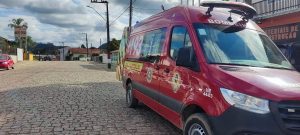 Motorista tem mal súbito e bate o carro em Vitor Meireles