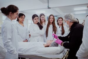 Inscrições para o programa Universidade Gratuita começam nesta quinta-feira