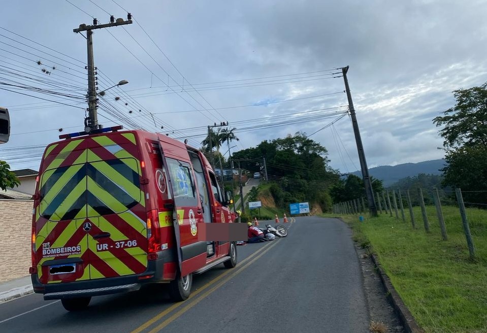 Motociclista fica ferido em acidente no bairro Pinheiro, em Presidente Getúlio
