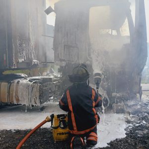 Grave acidente entre carreta e moto na BR-470 deixa uma vítima fatal em Apiúna