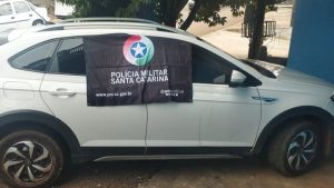 PM recupera carro furtado que circulava com placas da Argentina