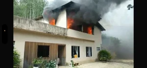 Incêndio destrói residência no interior de Vitor Meireles e deixa prejuízo estimado em R$ 200 Mil