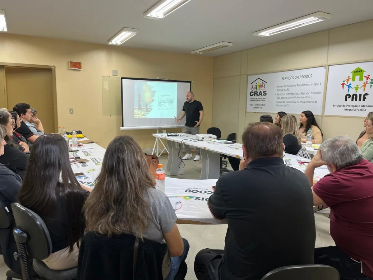 Laurentino realiza dois dias de formação voltada aos direitos da criança e do adolescente