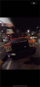 Motorista embriagado colide com decoração e é preso em Blumenau
