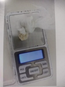 PM prende dois por tráfico de drogas em área dominada por facção em Blumenau