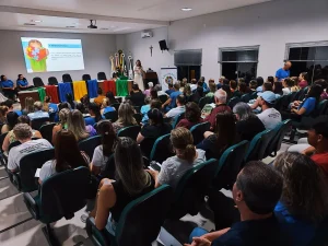 AMA de Imbuia promove palestra sobre os direitos das pessoas com autismo