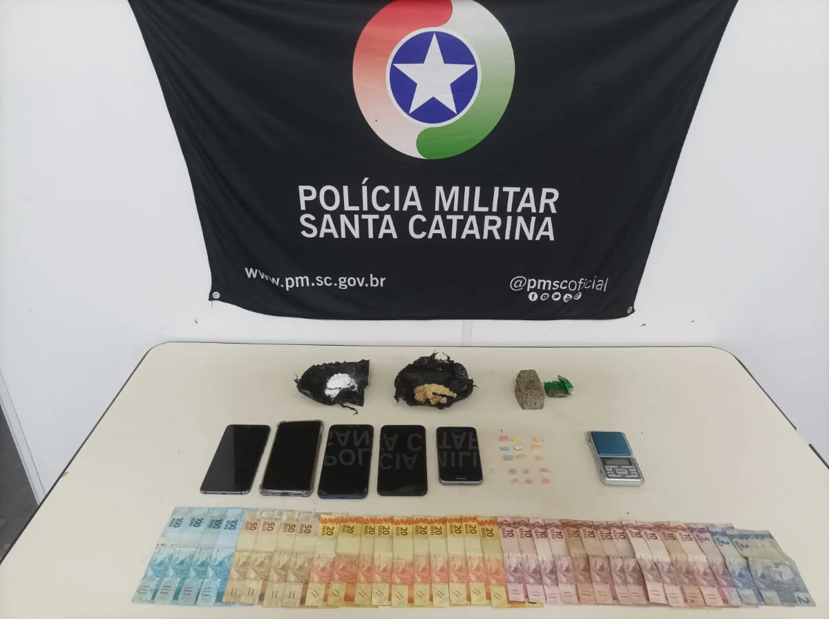 Polícia Militar prende homem por tráfico de drogas em Blumenau