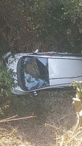 Veículo sai da pista e desce ribanceira em José Boiteux