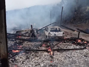Incêndio destrói galpão e residência conjugada no interior de Bom Jardim da Serra