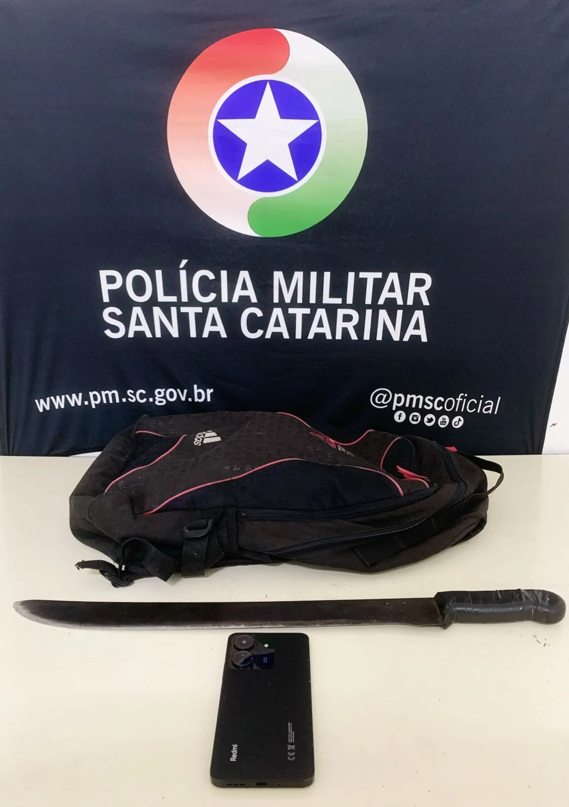 Homem é preso por roubo em Blumenau