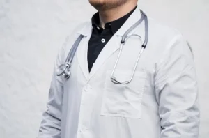 Médico recebe condenação por abusos cometidos durante consultas no norte do Estado