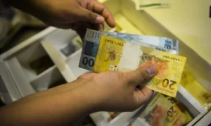 Governo propõe salário mínimo de R$ 1.630 em 2026