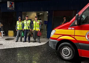 BOMBEIROS REVERTEM PARADA CARDIORRESPIRATÓRIA APÓS 25 MINUTOS DE MANOBRAS DE RESSUSCITAÇÃO CARDIOPULMONAR