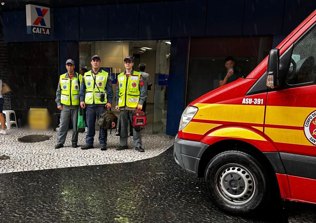 BOMBEIROS REVERTEM PARADA CARDIORRESPIRATÓRIA APÓS 25 MINUTOS DE MANOBRAS DE RESSUSCITAÇÃO CARDIOPULMONAR