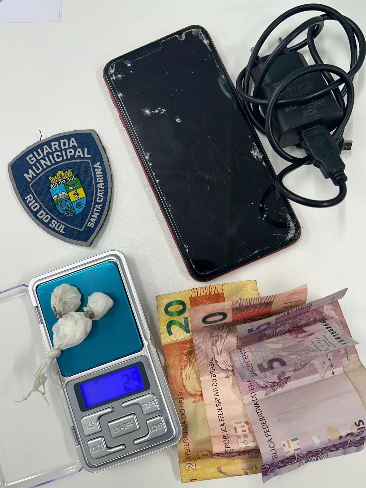 Homem é detido por posse de drogas no bairro Canoas, em Rio do Sul
