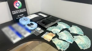 Mulher é presa por tráfico de drogas