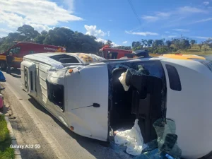 Acidente com van de Trombudo Central deixa atletas idosos feridos na BR-280