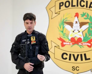 Criminosos tentam interceptar carro com Delegado-Geral da Polícia Civil em SC