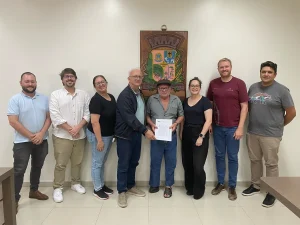 Prefeitura de Ibirama entrega matrícula de Imóvel Regularizado pelo Programa REURB