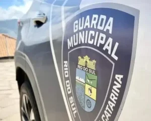 Adolescente com mandado em aberto é apreendido pela Guarda Municipal em Rio do Sul