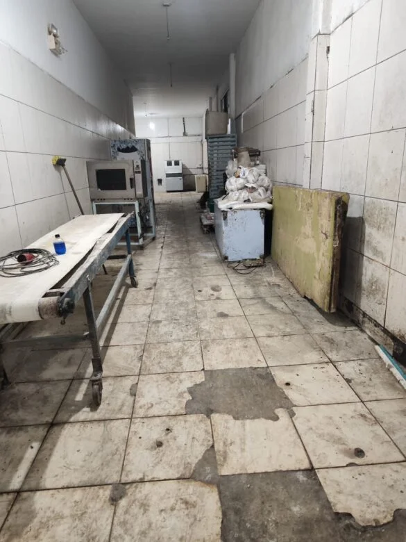 Vigilância Sanitária de Itapema fecha fábrica clandestina de pães e gelo