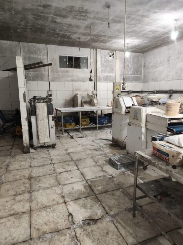 Vigilância Sanitária de Itapema fecha fábrica clandestina de pães e gelo