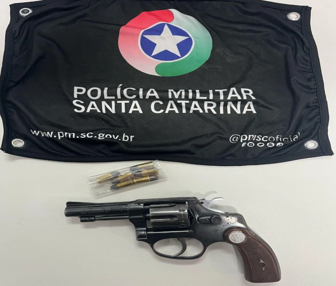 Arma de fogo é apreendida após confusão em bar de Rio do Sul
