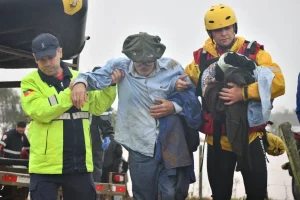 Corpo de Bombeiros Militar de SC recorda missão histórica no Rio Grande do Sul, um ano após maior tragédia climática do estado vizinho