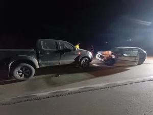 Colisão entre dois carros mobiliza bombeiros na BR-470 em Pouso Redondo