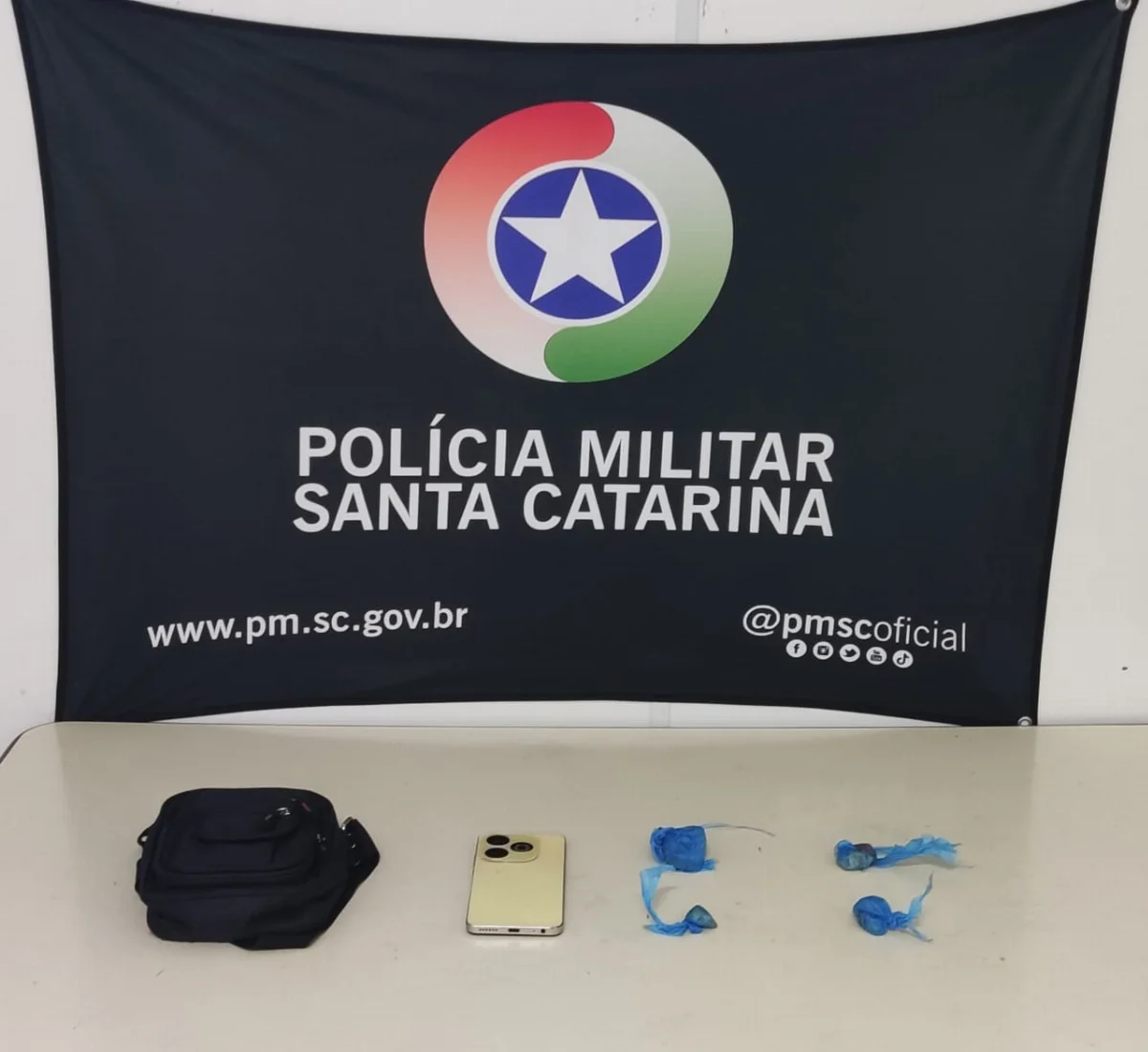Ato Infracional: Adolescente é apreendido com crack em Blumenau