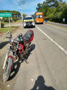 Motociclista fica ferido em acidente na SC-114, em Taió
