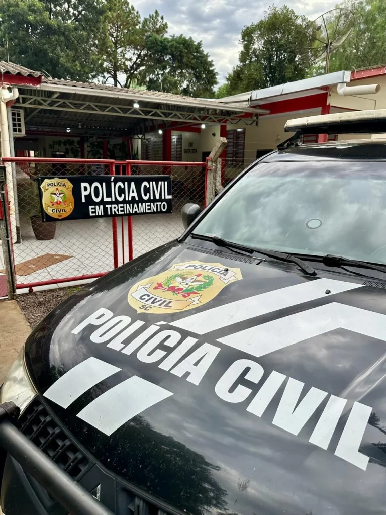 4 anos após ataque à creche em Saudades, policiais participam de curso contra ameaças à escolas