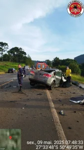 Duas pessoas morrem em colisão frontal na BR-282, em São José do Cerrito
