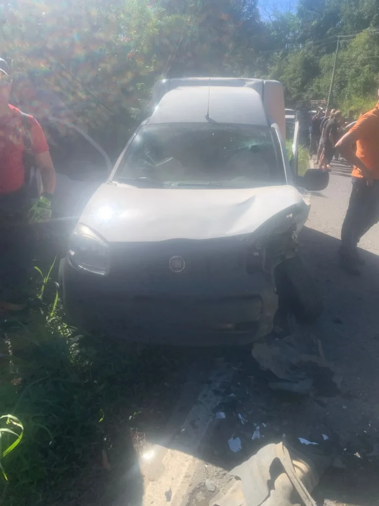 Vítima encarcerada é resgatada pelo porta-malas após acidente na SC-114, em Taió