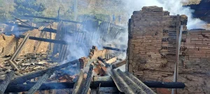 Incêndio destrói galpão e estufas de fumo em Presidente Nereu; família pede ajuda para recomeçar