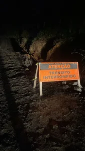 Buraco na via exige atenção redobrada entre Agrolândia e Braço Trombudo