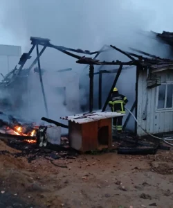 Incêndio atinge residência em Presidente Getúlio na manhã deste sábado