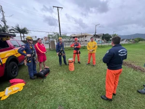 Resgate complexo é concluído pelos bombeiros na Lagoinha do Leste