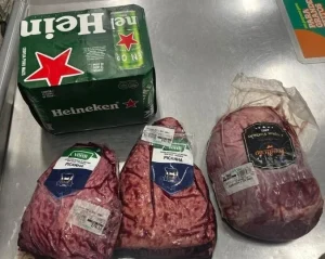 Homem é detido após furtar carnes e cervejas de supermercado em Blumenau