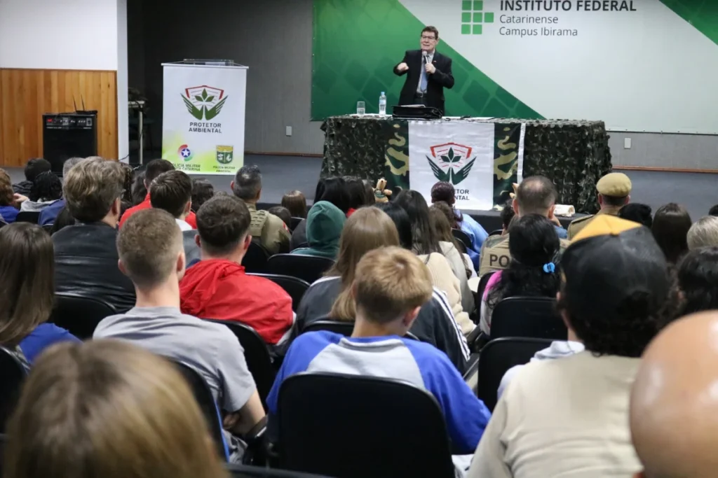 Aula inaugural do Programa Protetor Ambiental em Ibirama recebe palestra de Luiz Carlos Prates