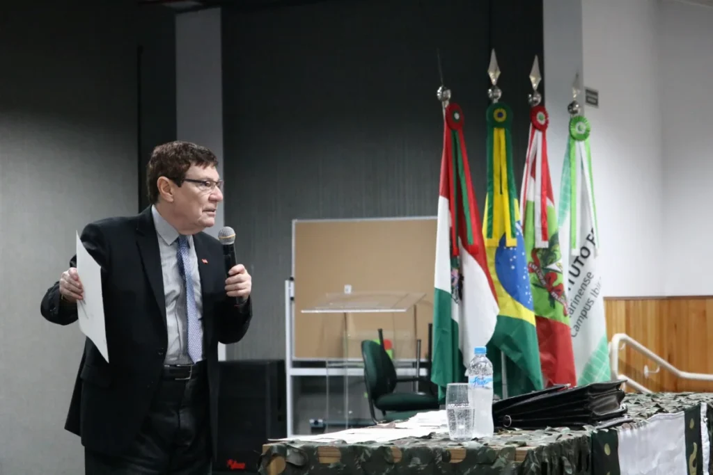 Aula inaugural do Programa Protetor Ambiental em Ibirama recebe palestra de Luiz Carlos Prates