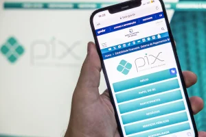 Bancos passam a oferecer Pix Automático a partir desta segunda-feira (16)