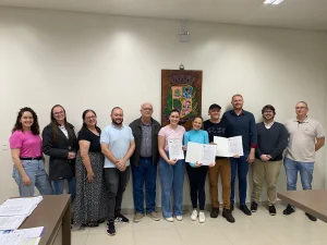 Prefeitura de Ibirama entrega mais matrículas de imóveis regularizados pelo Programa REURB