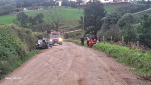 Duas pessoas ficam feridas em acidente na Serra da Abelha, em Vitor Meireles