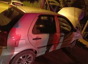 Motorista embriagado é preso após bater contra ponto de ônibus, em Indaial