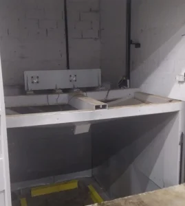 Homem morre e outros dois ficam feridos em queda de elevador em SC