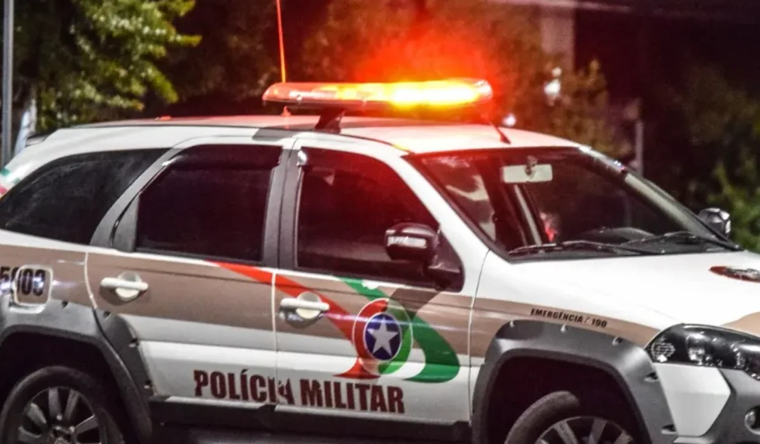Motorista embriagado é detido após acidente, em Rodeio; filho de 8 anos estava no carro