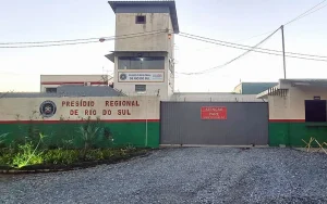 Detento do Presídio de Rio do Sul está internado com meningite bacteriana