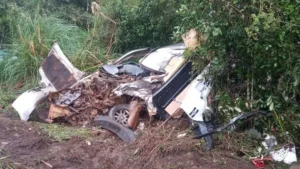Três pessoas morrem em grave acidente envolvendo caminhão na BR-470